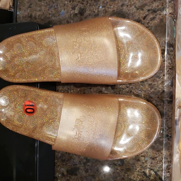 New 10 Coach Dark Gold Ulyssa Rubber Slide Sandals! - Picture 7 of 10